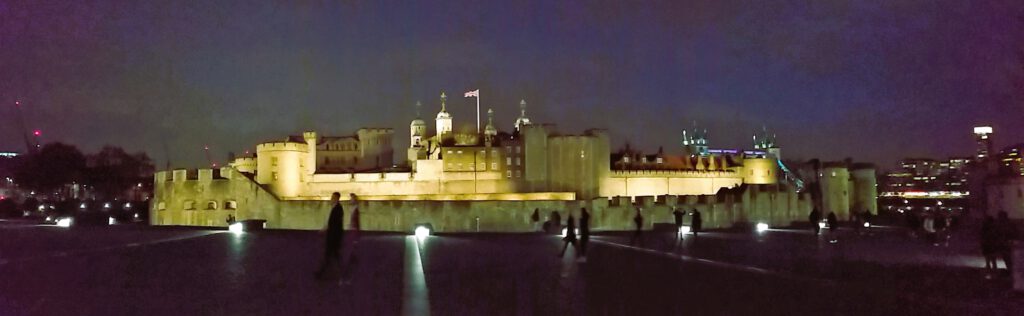 The Tower of London by night (Photo: Philipp Röttgers)